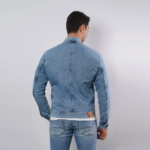 Fermeture éclair robuste sur le blouson denim