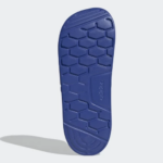 Légèreté et Durabilité: La Claquette Racer TR Adidas, Parfaite pour les Athlètes Modernes