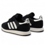 Emblème Adidas - Symbole de qualité sur les Forest Grove